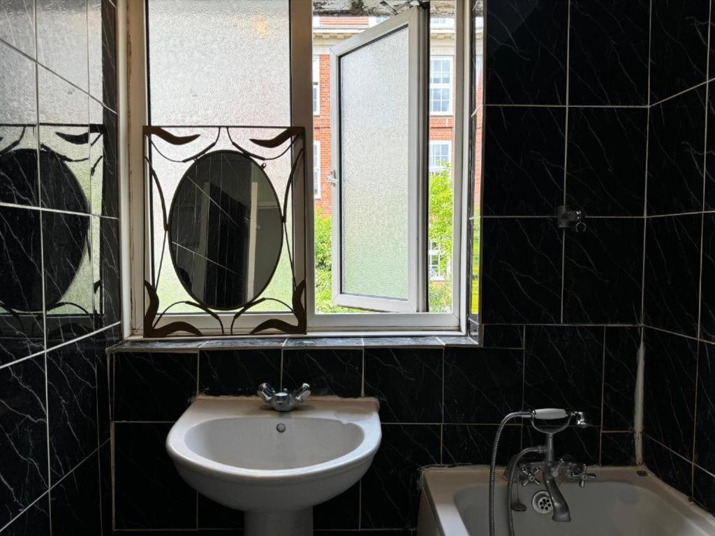 Whitechapel Lindley House R2 Hotel ลอนดอน ภายนอก รูปภาพ